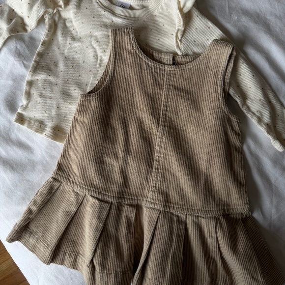 Gap corduroy dress +tshirt - Picture 1 of 5